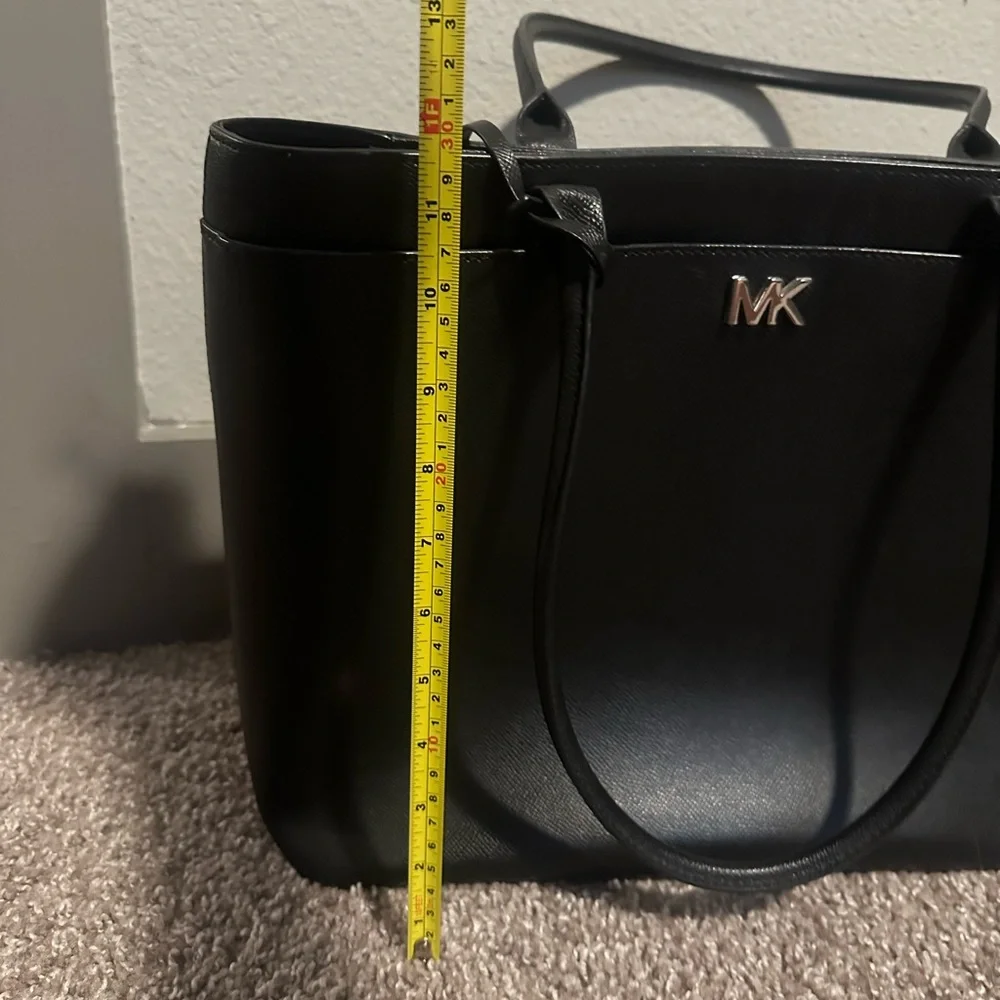Michael Kors Classic Black Tote - Picture 9 of 10